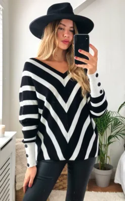 Oversize Long Sleeve Knitted Sweater/Jumper In Black