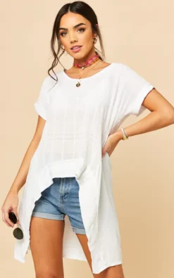 Dipped Hem Textured Top In White