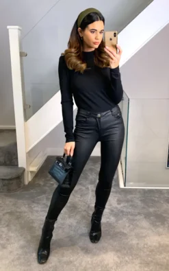 Pieces Long Sleeved Ribbed Top In Black