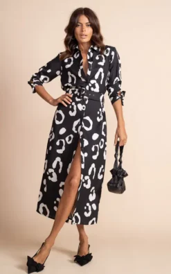 Alva Midi Shirt Dress In Oversized Mono Leopard