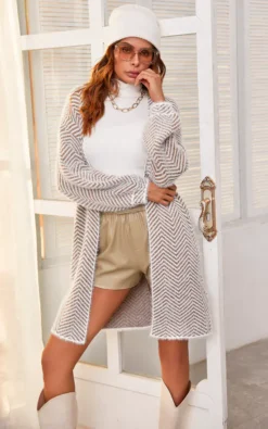 Chic Geometric Intarsia Knit Cardigan Top In White & Taupe